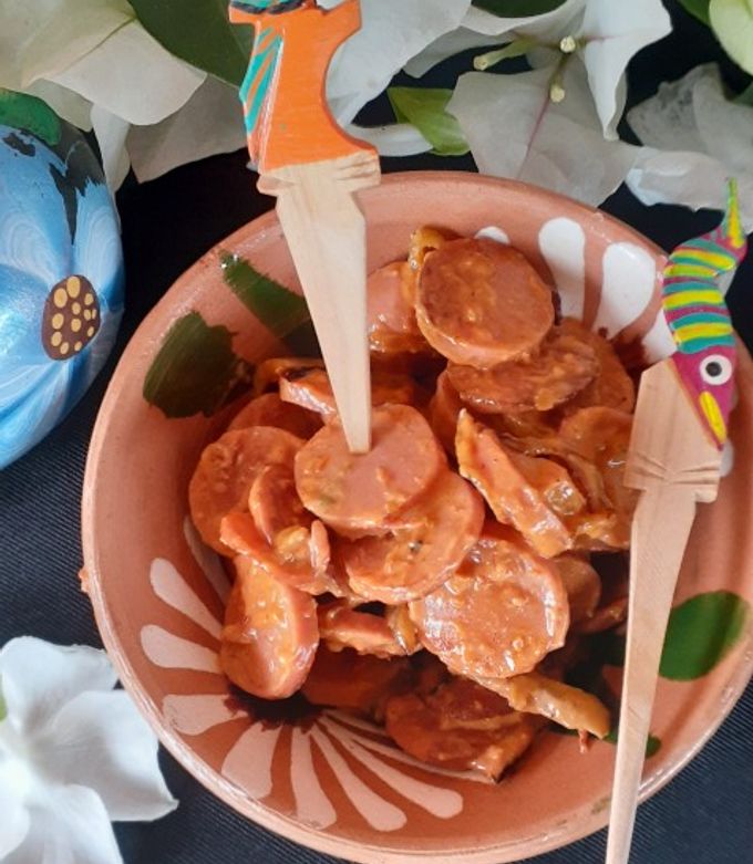 Una foto de Salchicha enchipotlada