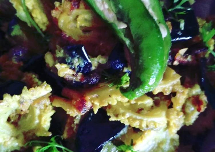 Recipe of Quick Pointed gourd and brinjal fry