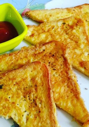 A picture of French toast.