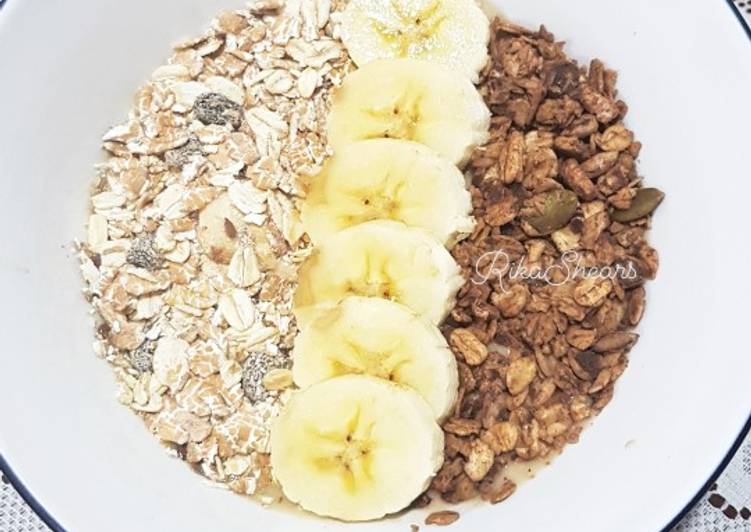 Langkah Mudah untuk Menyiapkan 6. Banana Smoothie Bowl (Brazil), Bisa Manjain Lidah