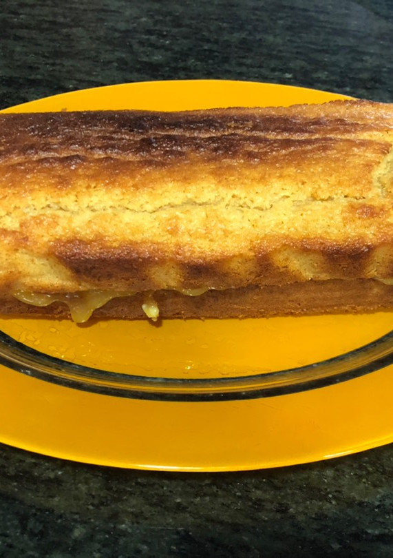 Una foto de Bizcocho de limón relleno de lemon curd