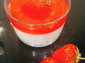 รูปของ Strawberry panna cotta สูตร low fat