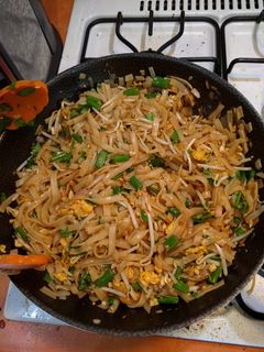 A picture of Pad Thai.