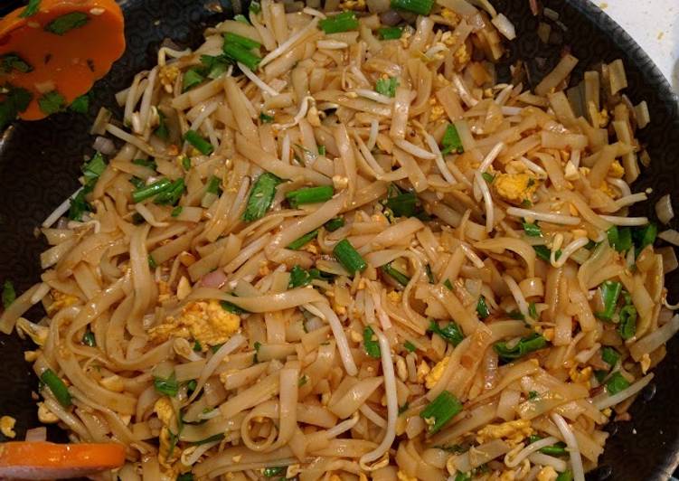 Steps to Prepare Award-winning Pad Thai