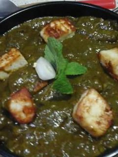 पालक पनीर (Palak paneer recipe in hindi) रेसिपी मुख्य फोटो