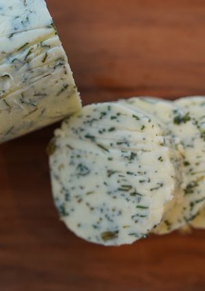 A picture of Lemon Dill Butter – Easy, Fresh & Flavorful 🍋.