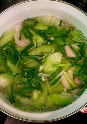Hình của món Canh mướp nấu nấm đùi gà và hạt sen.