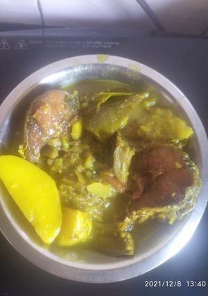সব্জী দিয়ে মাছের ঝোল (sabji diye macher jhol recipe in Bengali) রেসিপির প্রধান ছবি