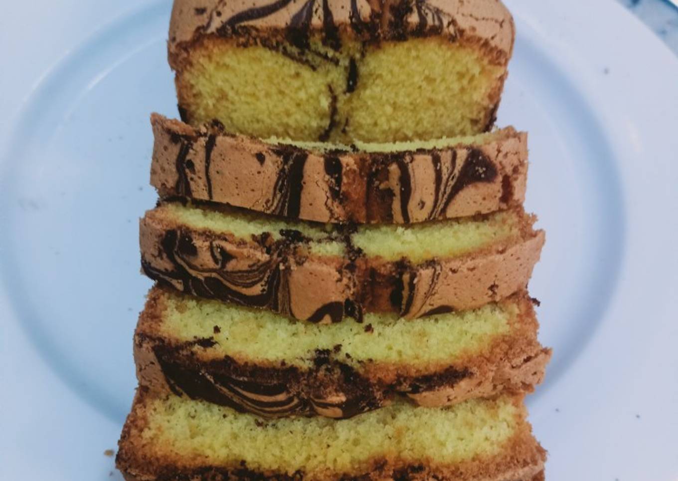 Marble tea cake