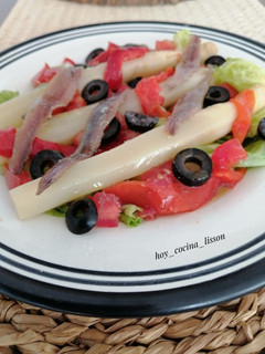 Una foto de Ensalada de espárragos blancos