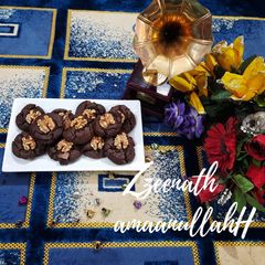 A picture of Aata and Walnut Chocolate Cookies.