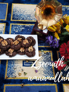 A picture of Aata and Walnut Chocolate Cookies.