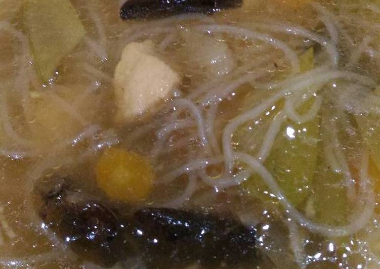 Cara Gampang Menyiapkan Sop Kimlo, Bikin Ngiler