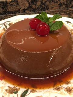 Una foto de Flan de huevo y chocolate