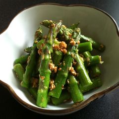 A picture of Garlic 'Goma-ae' Asparagus.