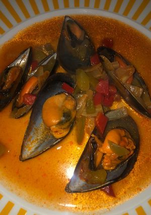 Una foto de Mejillones en salsa picante