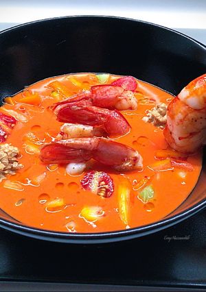 Foto di Gazpacho di datterini con gamberi allo zenzero