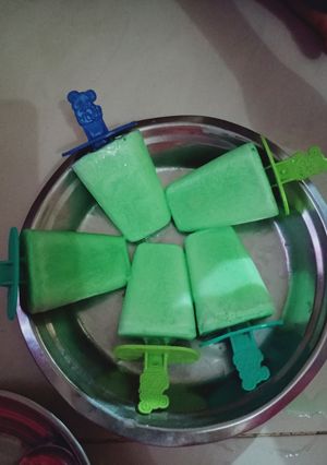 બદામ પીસ્તા કેન્ડી(Badam Pista candy recipe in Gujarati) રેસીપી મુખ્ય ફોટો