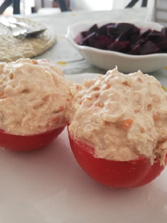 Una foto de Tomates rellenos con pollo