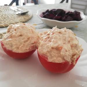 Tomates rellenos con pollo