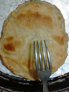 Una foto de Postre de Manzana con tapas de empanadas!!