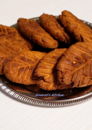 A picture of Thekua with jaggery.