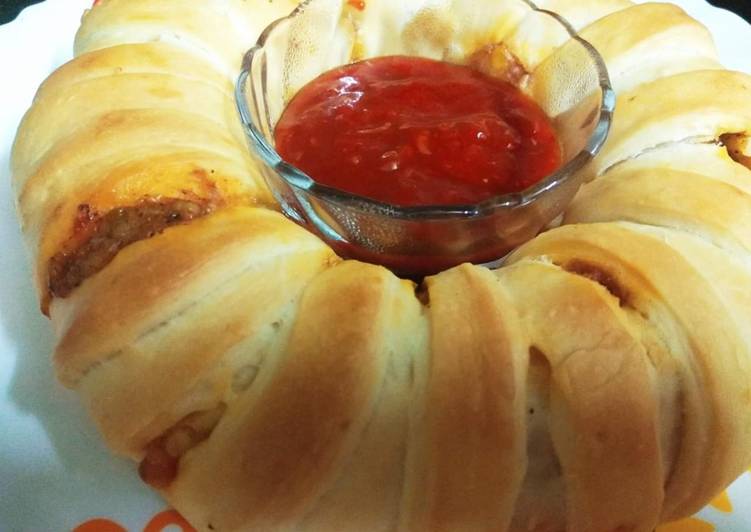 Paneer stuffed ring bread