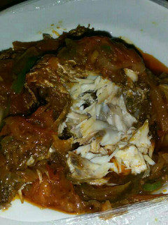 A picture of Croaker fish sauce with spring onions.