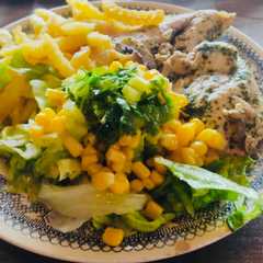 Una foto de Pechuga de pollo al ciboulette y champiñones 🍄