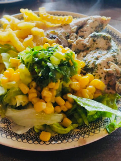 Una foto de Pechuga de pollo al ciboulette y champiñones 🍄