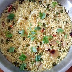 A picture of Matar mushroom pulao.