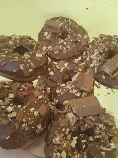 Una foto de Donuts de chocolate para flipar!!!!