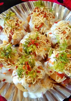 A picture of Dahi Puri.