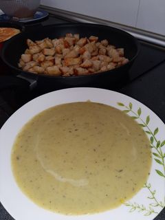 Una foto de Sopa de ajo