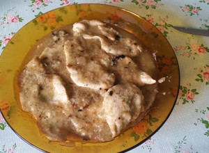 Foto principal de Pechuga de pollo en salsa de cebolla
