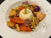 A picture of chicken breast onion garlic mushroom