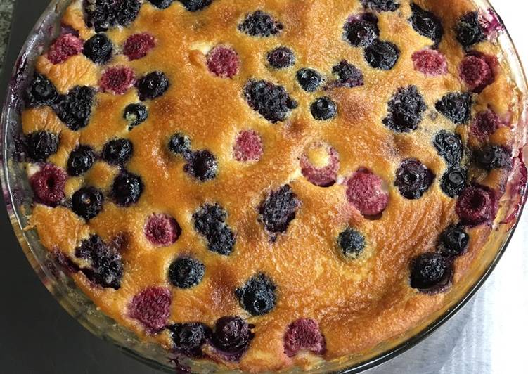 Step-by-Step Guide to Prepare Any-night-of-the-week Tarta de moras, frambuesas y arándanos