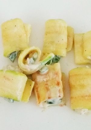 A picture of Zucchini Veg Cream cheese Wraps.