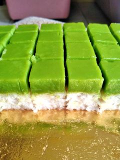 Gambar Kuih seri muka pandan