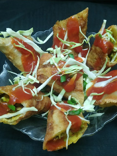 मटार स्प्रिंग रोल (matar spring roll recipe in marathi) रेसिपी चे मुख्य फोटो