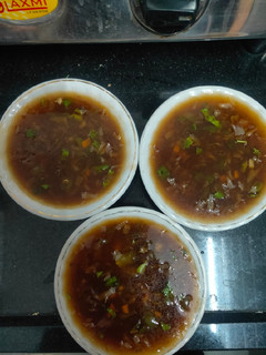 લેમન કોરિયનડર સૂપ(lemon coriander soup recipe in Gujarati) રેસીપી મુખ્ય ફોટો