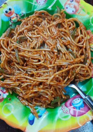 चाउमीन(Chowmein recipe in hindi) रेसिपी मुख्य फोटो