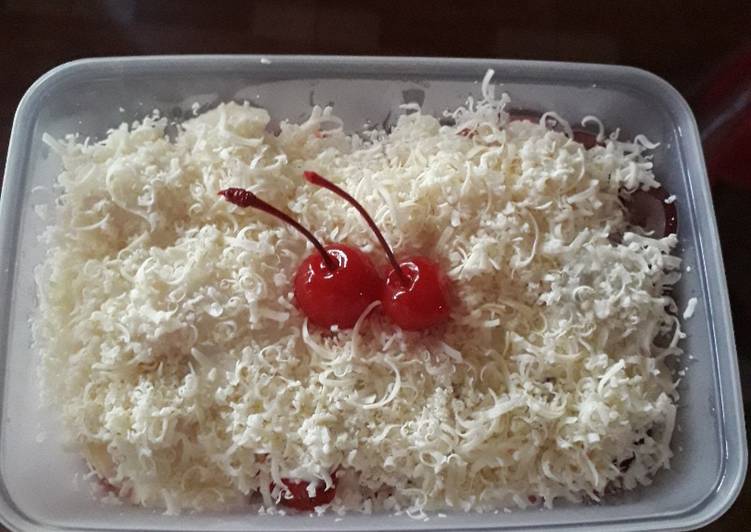 Salad buah saus creamy