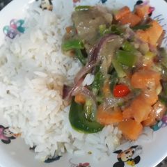 Vegetable sauce with rice A picture of Vegetable sauce with rice.