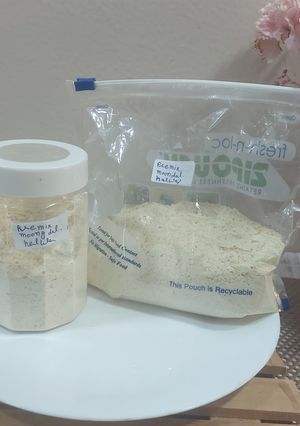 A picture of Moong dal halwa premix.