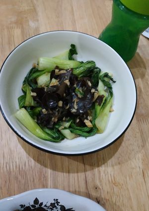 Foto resep Tumis bawang putih kailan jamur tiram simple