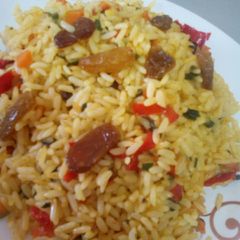 A picture of Raisins fried rice.