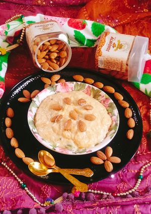 A picture of Sheer khurma 😋 with milkmaid 😋.