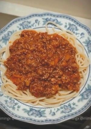 Hình của món Mì ý - mì spaghetti sốt bò bằm.