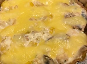 Una foto de Quiche integral pollo-champiñón- choclo-crema-queso